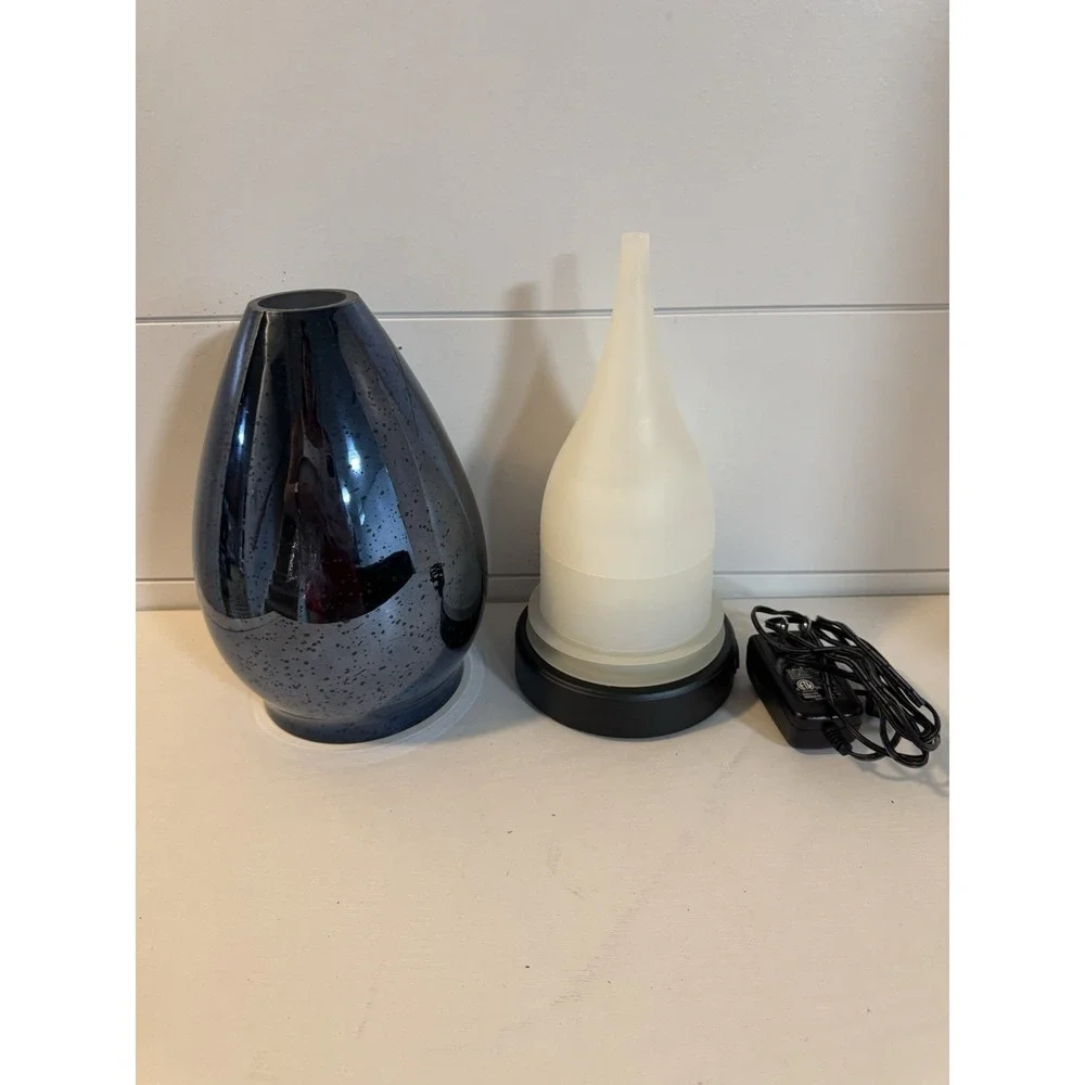 SCENTSY REFLECT DIFFUSER SHADE & TEARDROP DIFFUSER BASE DUO NEW IN OPEN BOX